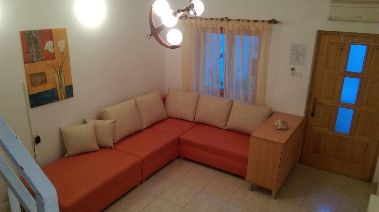 Apartman Restovic Bol Exteriör bild