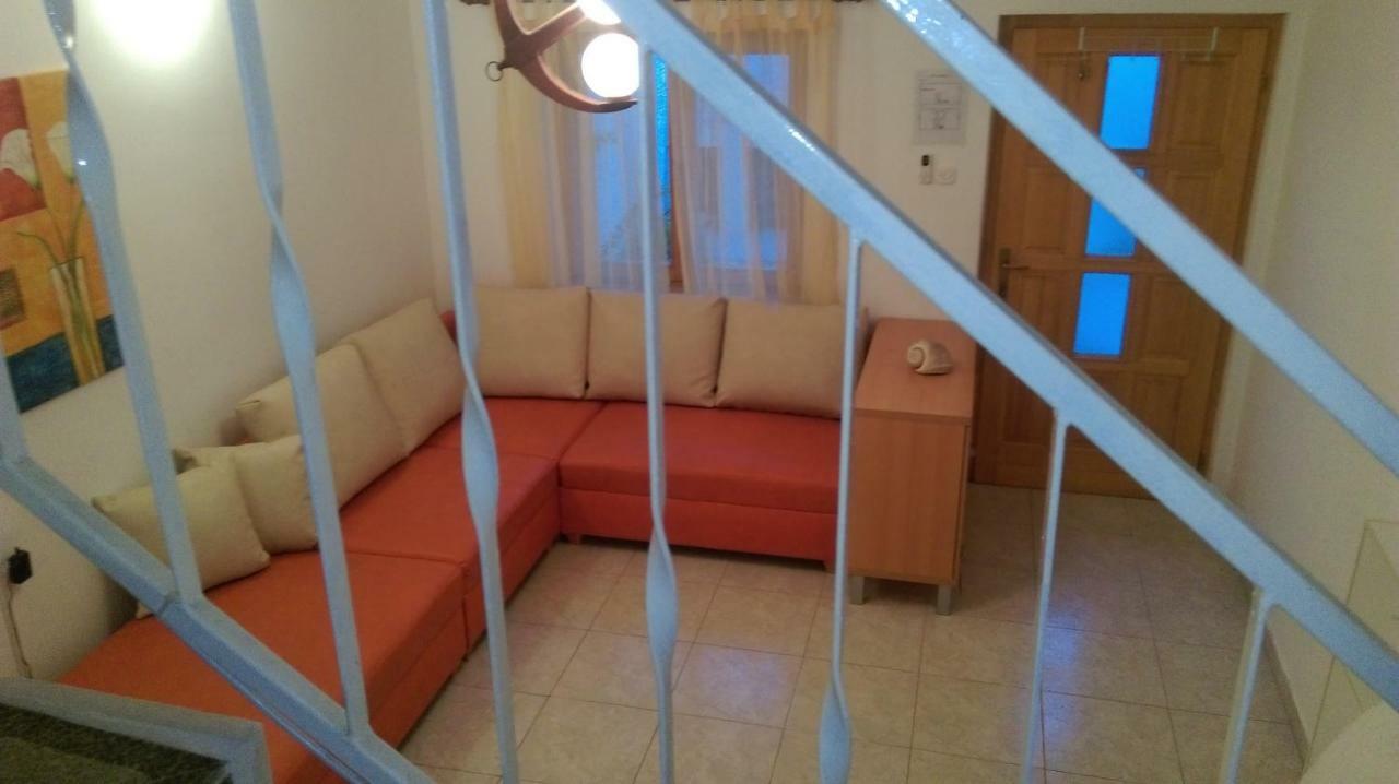Apartman Restovic Bol Exteriör bild