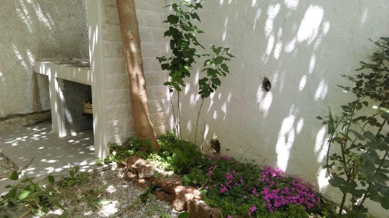 Apartman Restovic Bol Exteriör bild