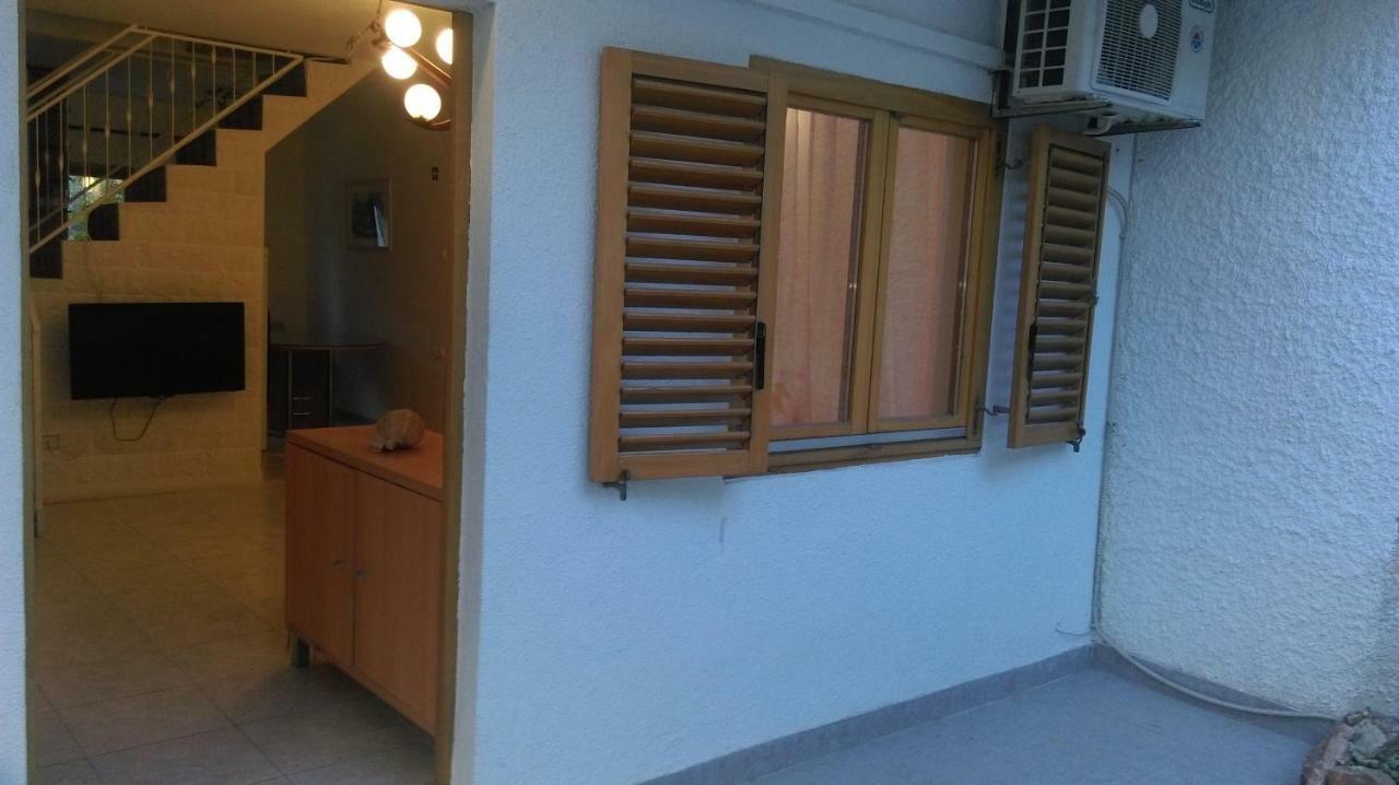 Apartman Restovic Bol Exteriör bild