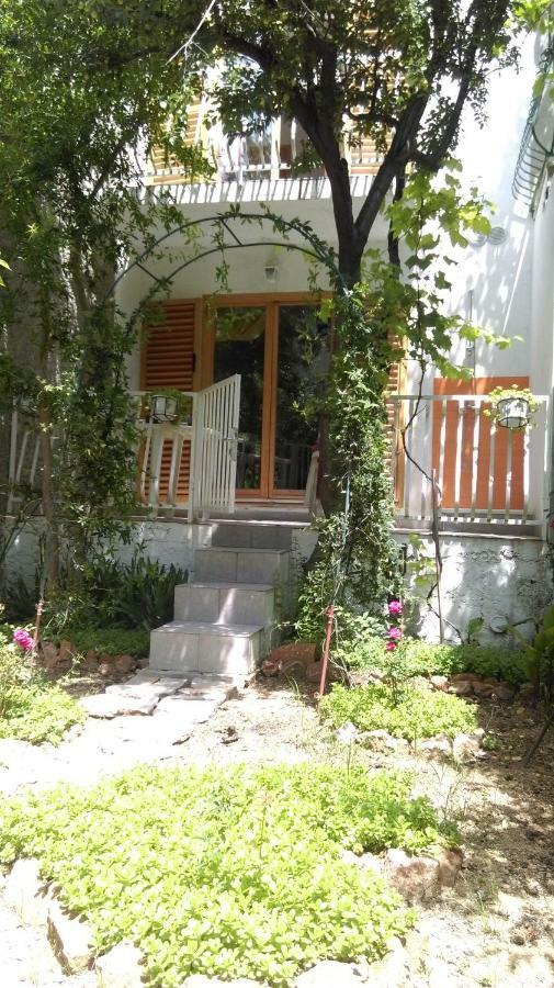 Apartman Restovic Bol Exteriör bild